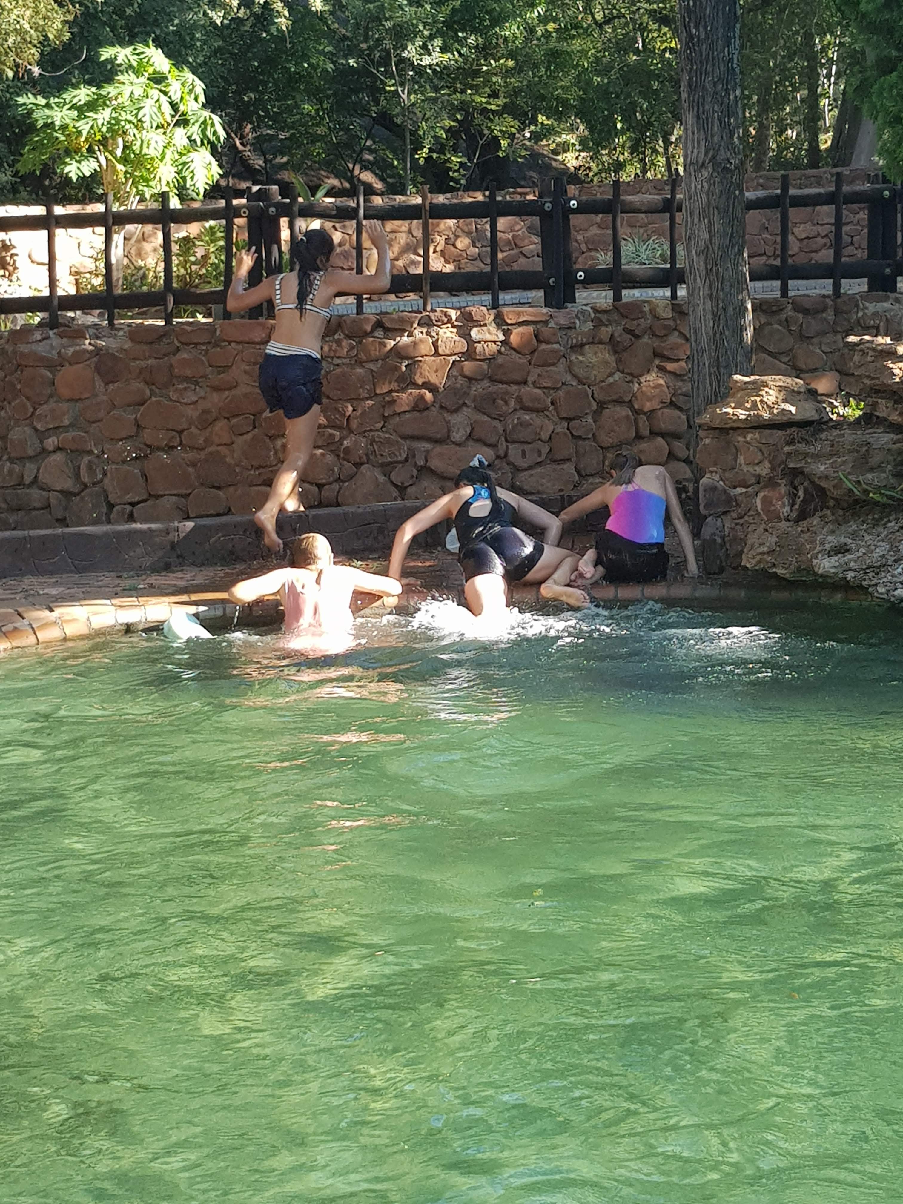 Swimming Pool Lapa Images swimming-pool-lapa-images
